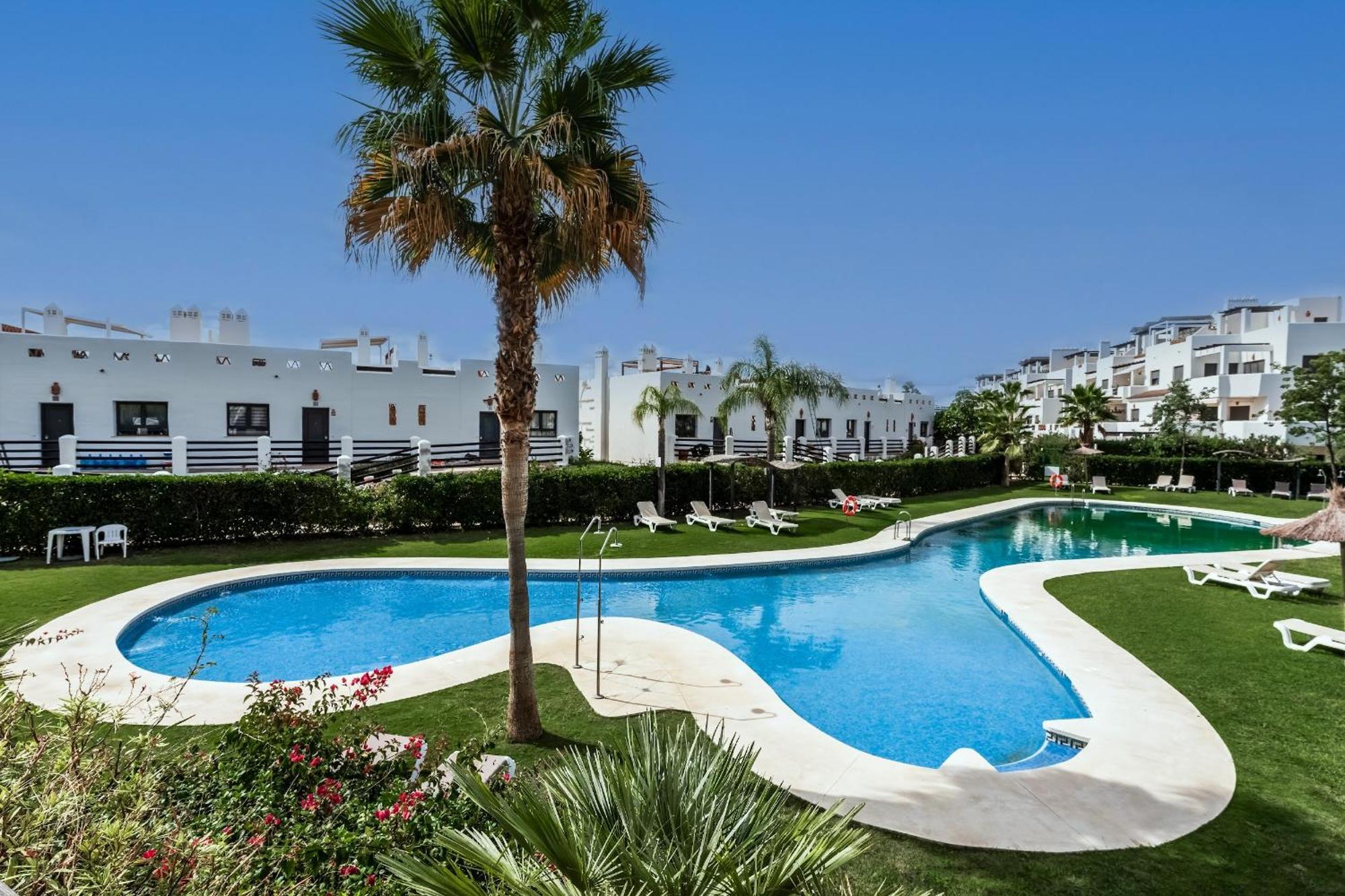 Prachtig Penthouse Met Jacuzzi Apartment Estepona Exterior photo