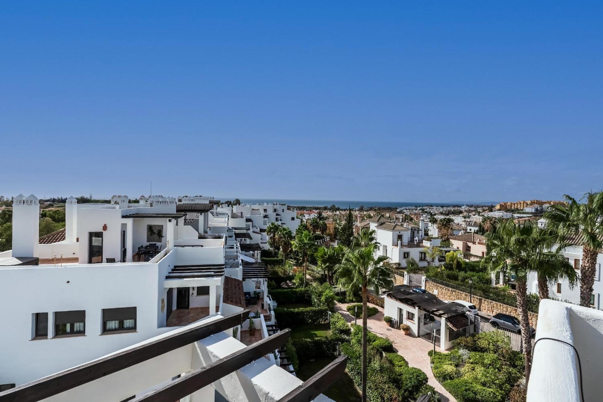 Prachtig Penthouse Met Jacuzzi Apartment Estepona Exterior photo