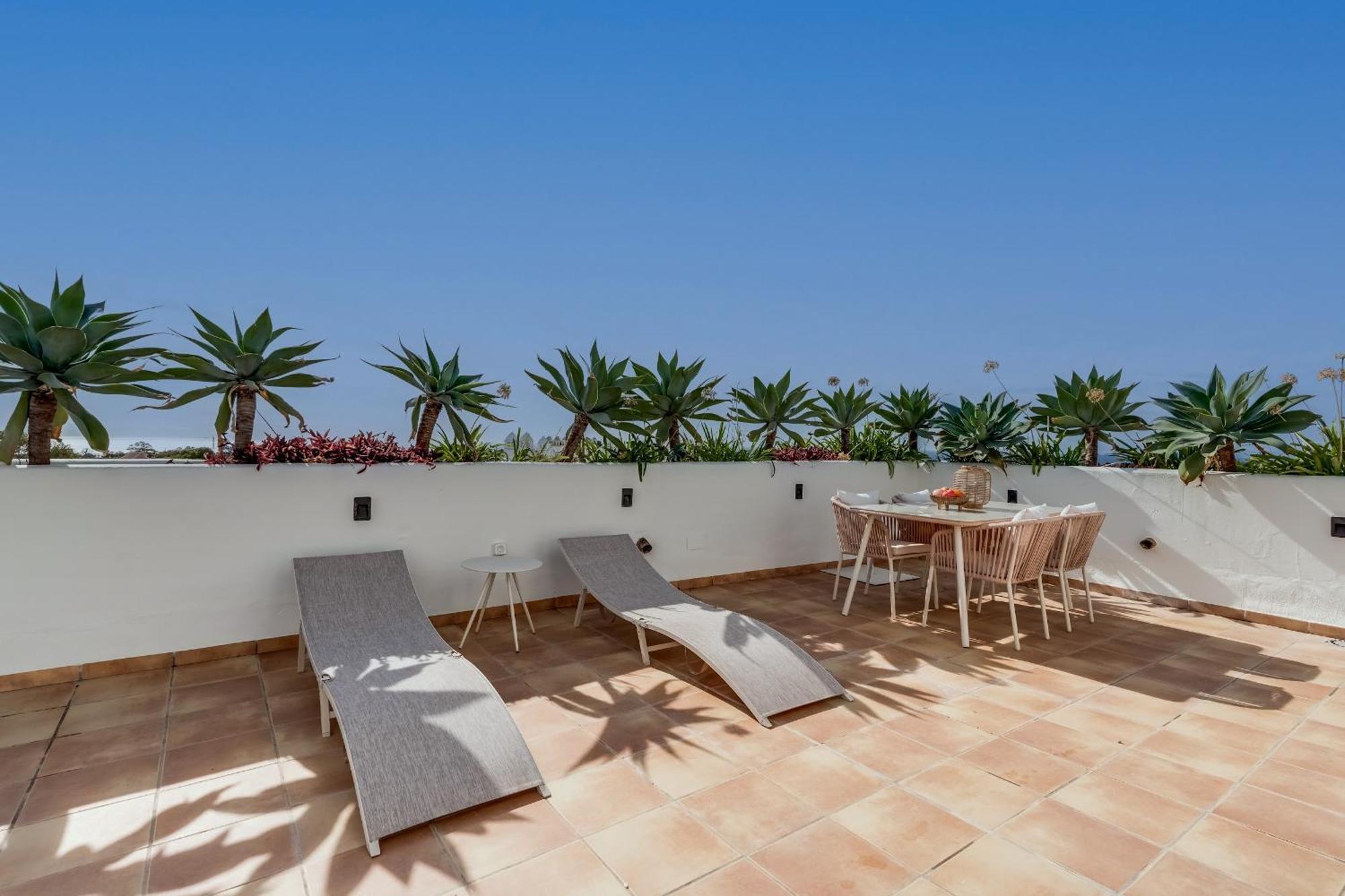 Prachtig Penthouse Met Jacuzzi Apartment Estepona Exterior photo