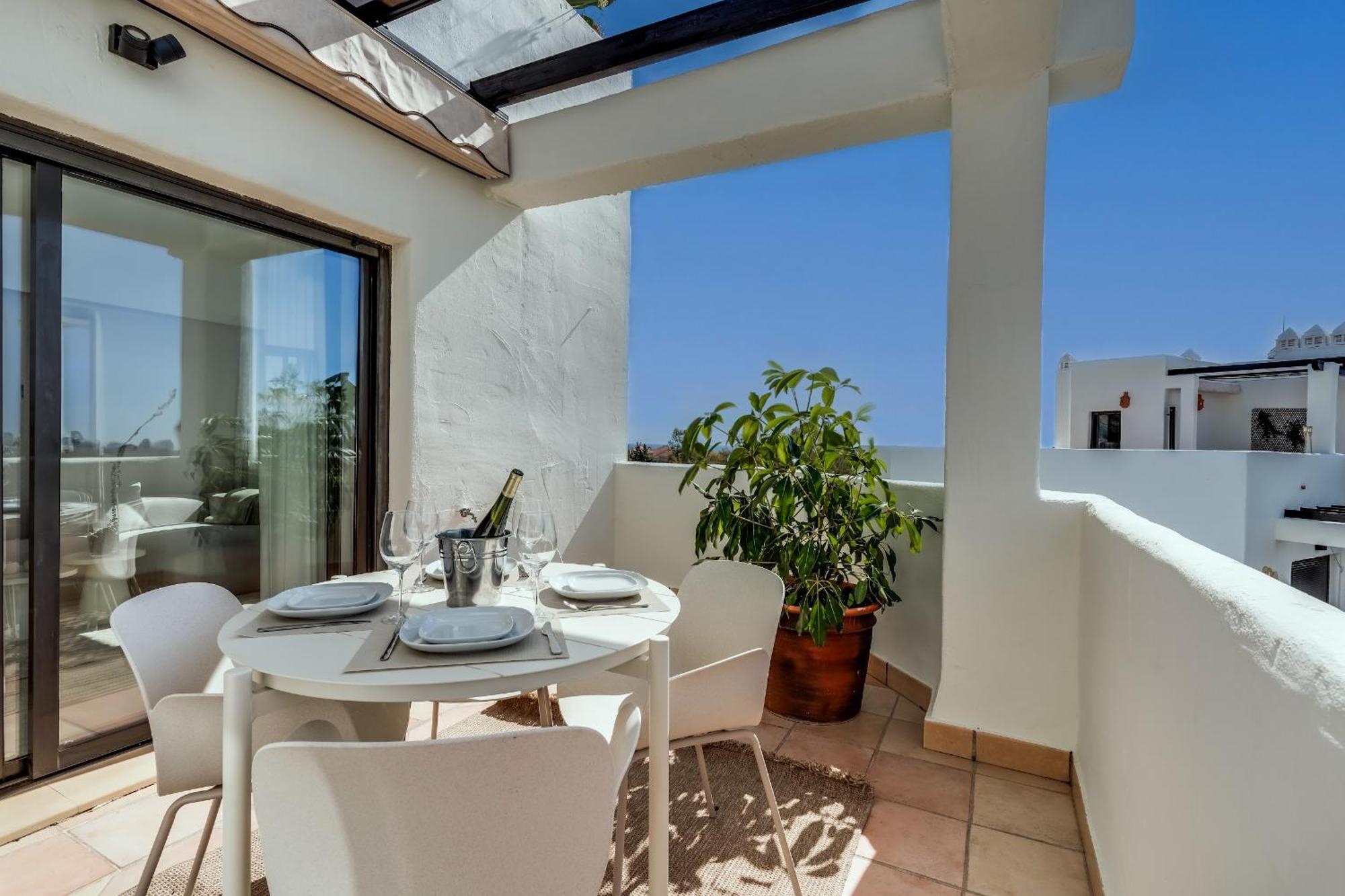 Prachtig Penthouse Met Jacuzzi Apartment Estepona Exterior photo