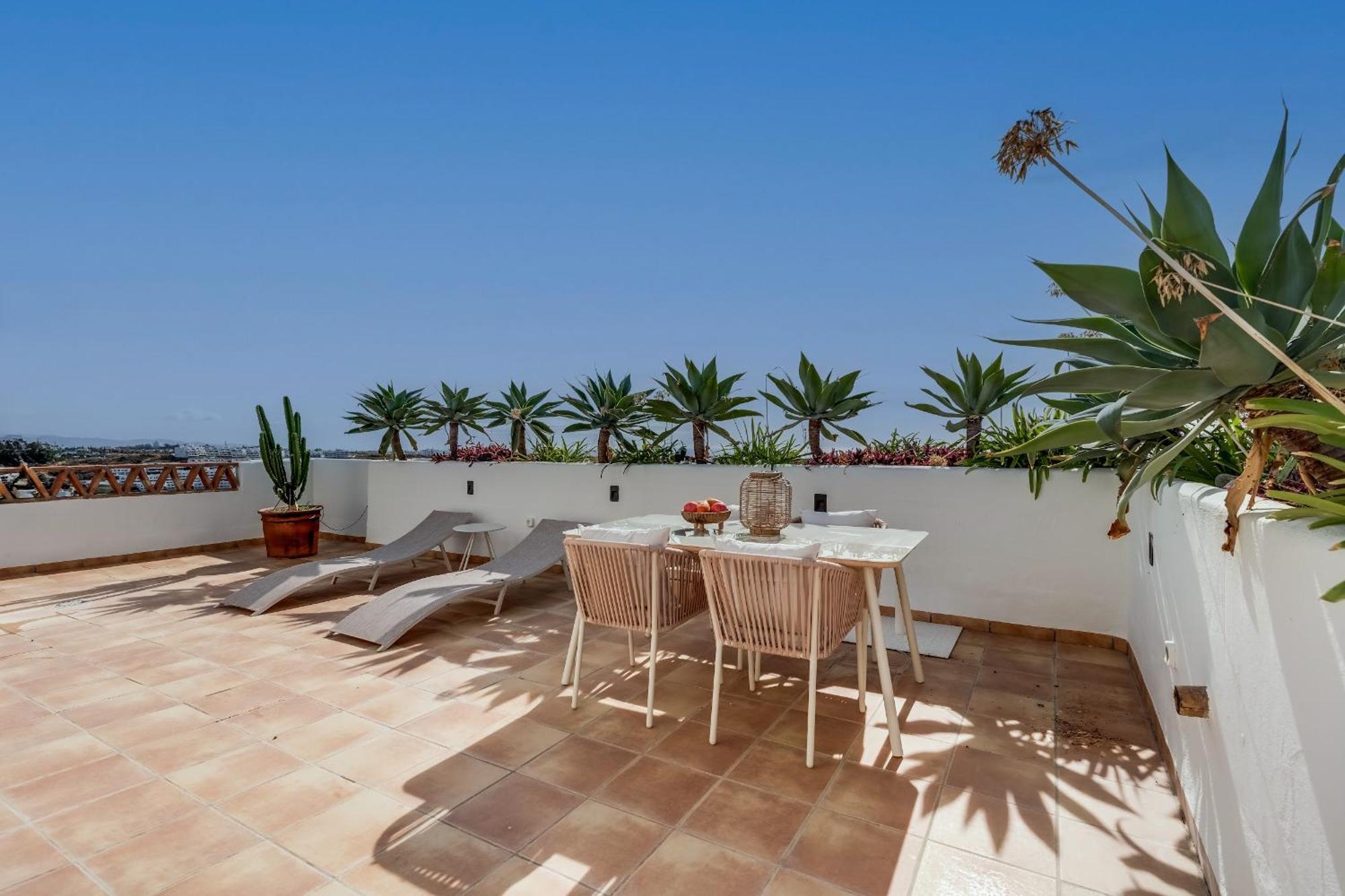 Prachtig Penthouse Met Jacuzzi Apartment Estepona Exterior photo