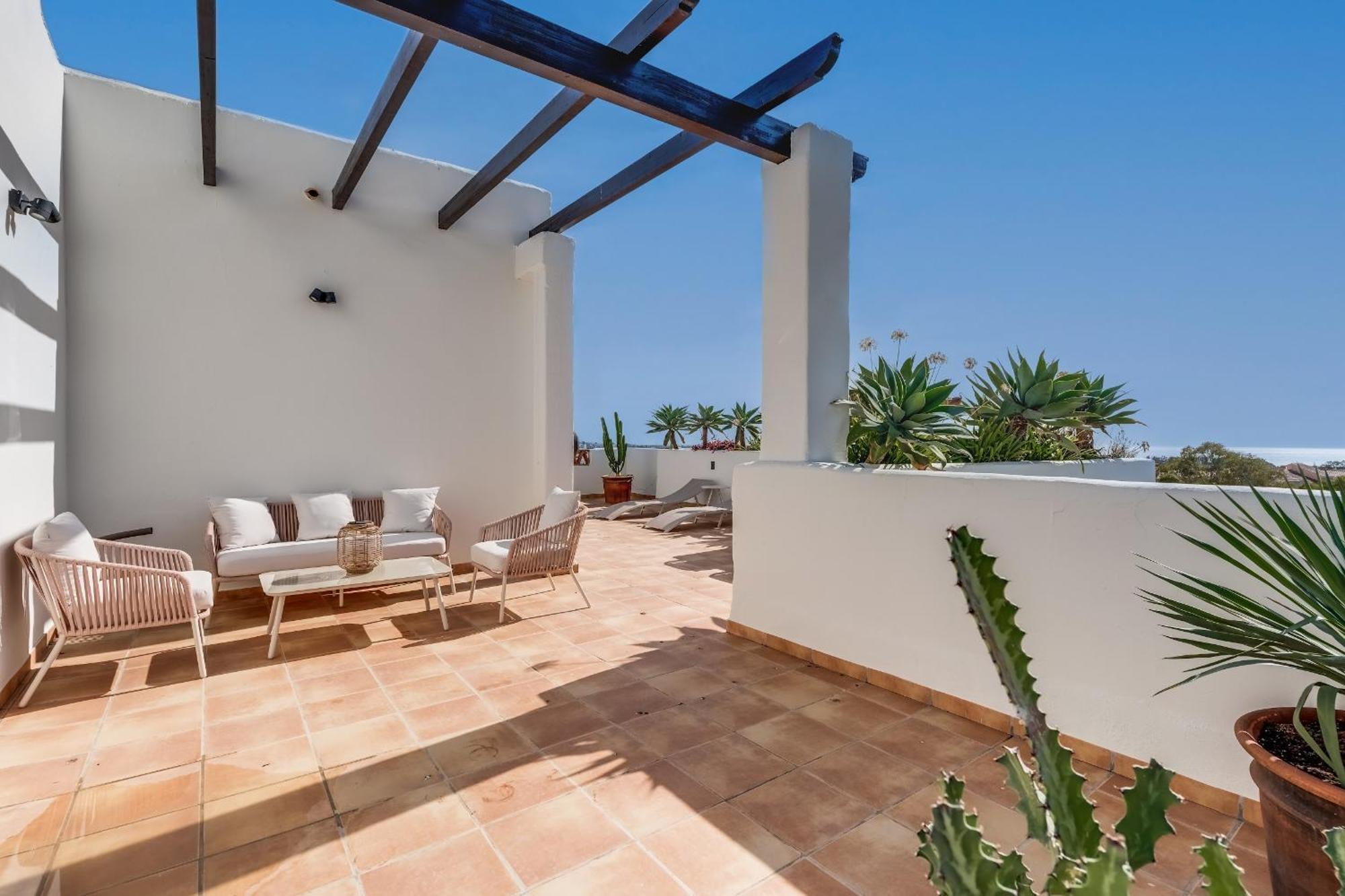 Prachtig Penthouse Met Jacuzzi Apartment Estepona Exterior photo